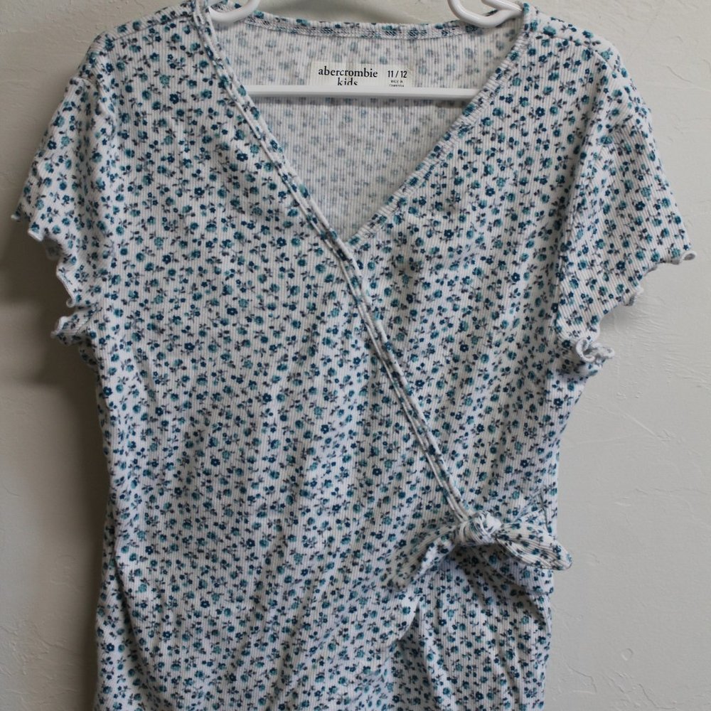 Abercrombie Kids Floral Faux Wrap Shirt Size 11/12